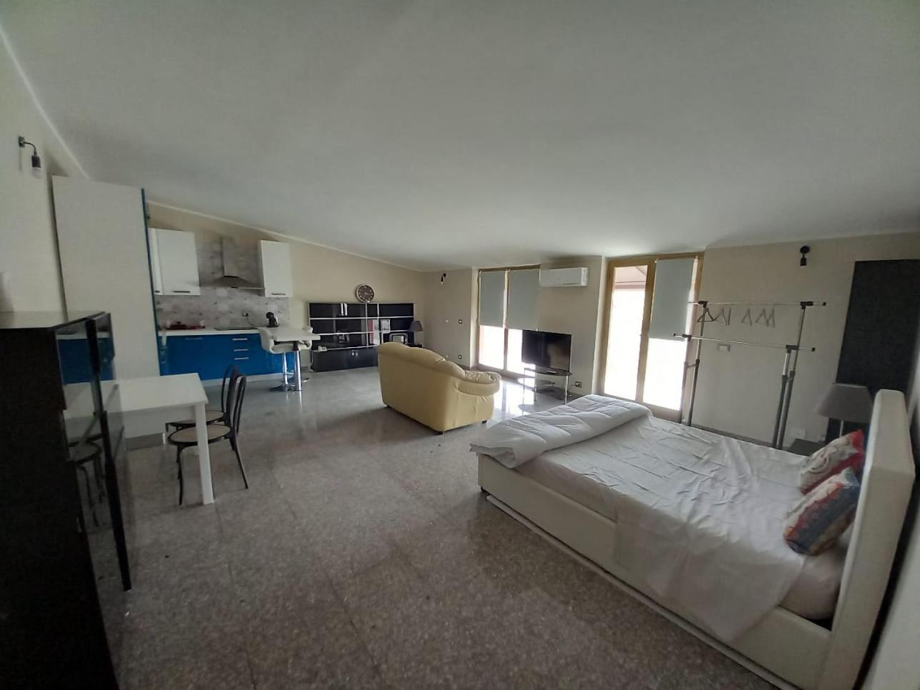 Bluesky Apartment - Third Floor Джардіні-Наксос Екстер'єр фото